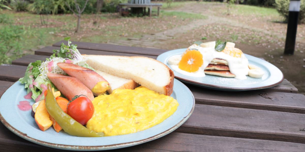 四季を感じるガーデンでプラントベースの朝食を！埼玉・川口のベーカリーカフェ「1110 CAFE/BAKERY」