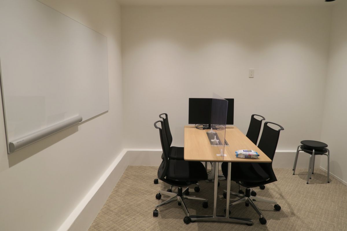 ルームJ/L（4名会議室） 825円/15分