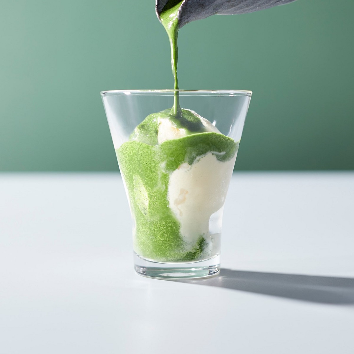 「石臼抹茶 アフォガート」1045円（店内利用） 1026円（持ち帰り）