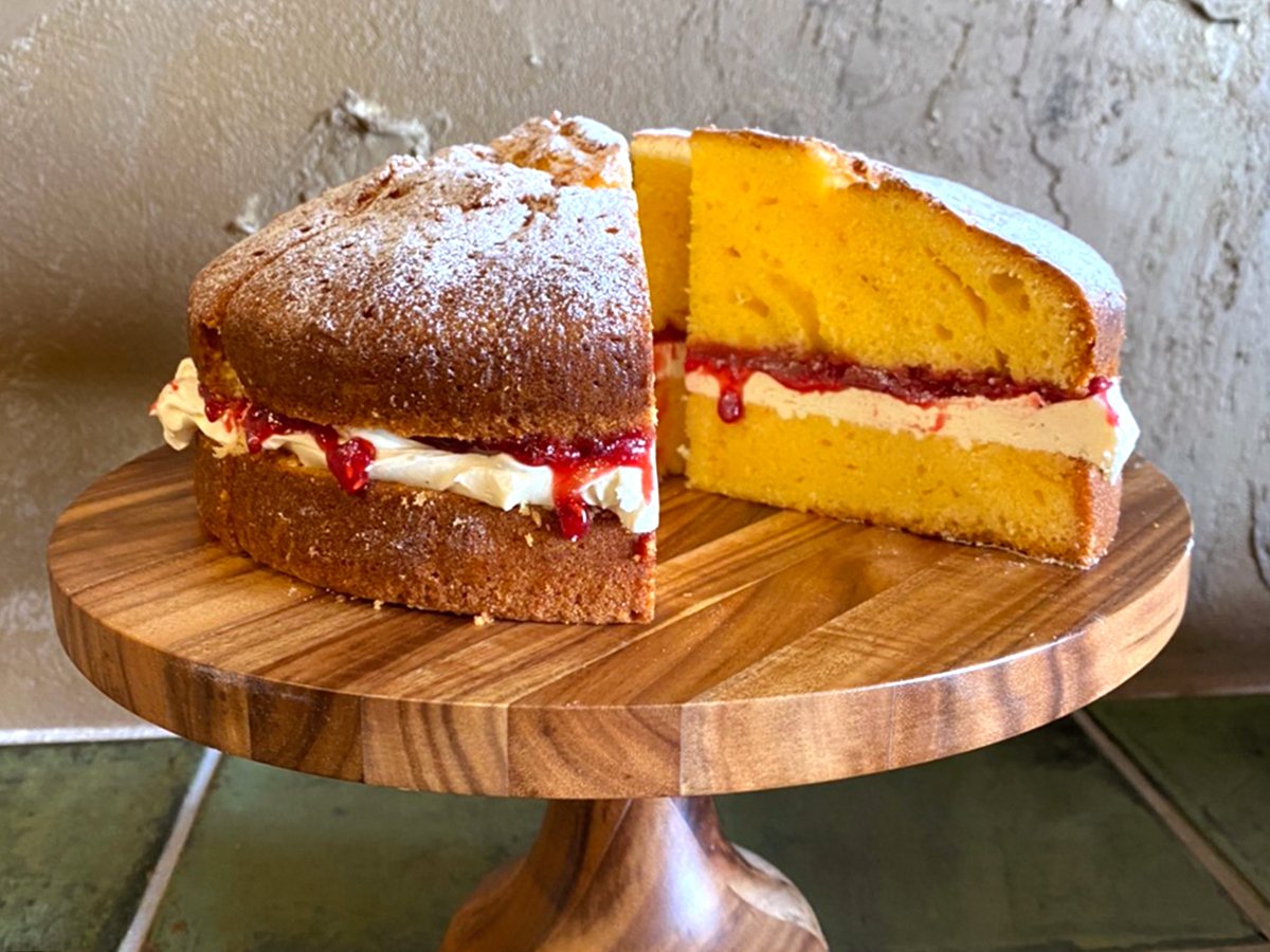 「ヴィクトリアケーキ」550円