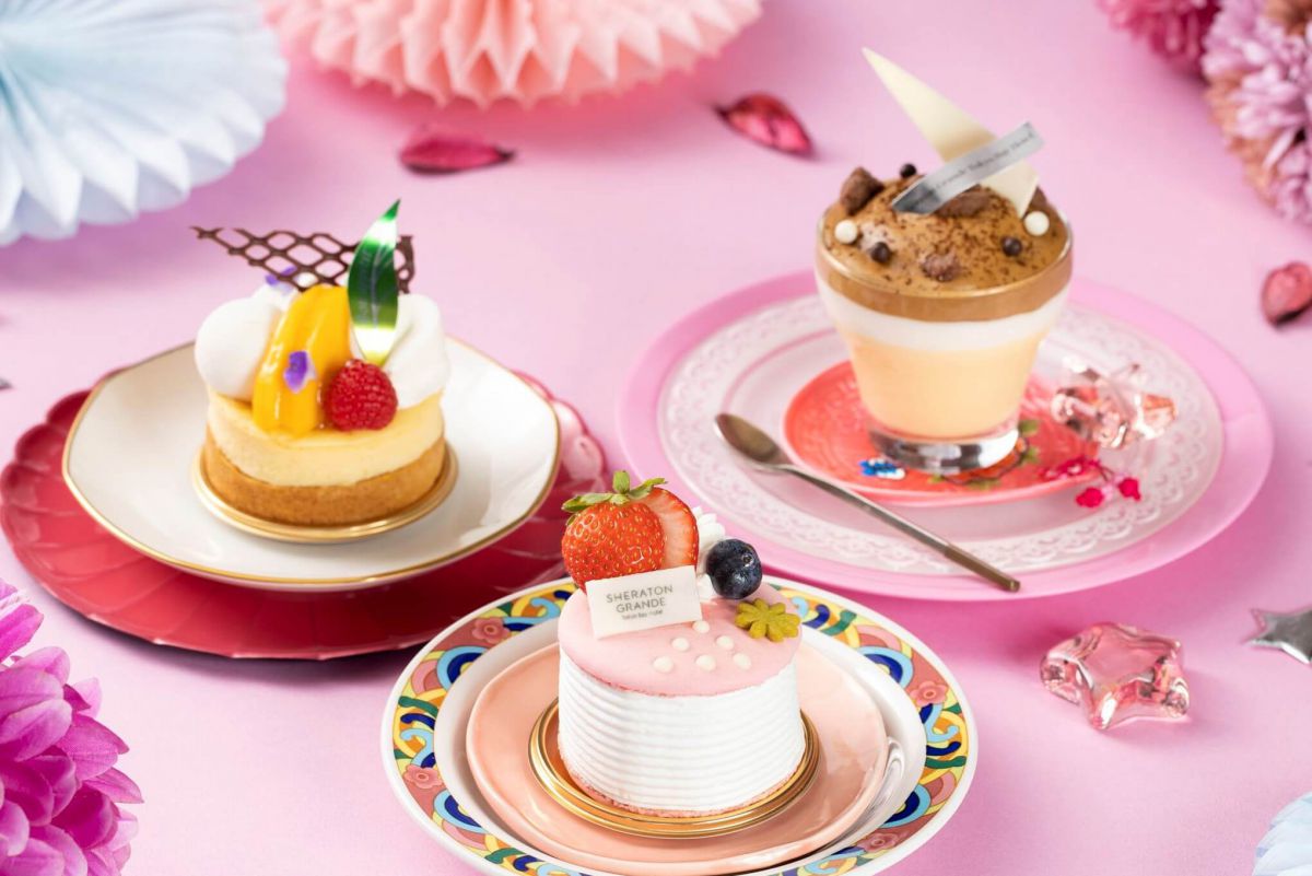 （写真左から順に）「マンゴーマッコリチーズケーキ」700円、「トゥンカロン」800円、「ダルゴナコーヒーティラミス」700円