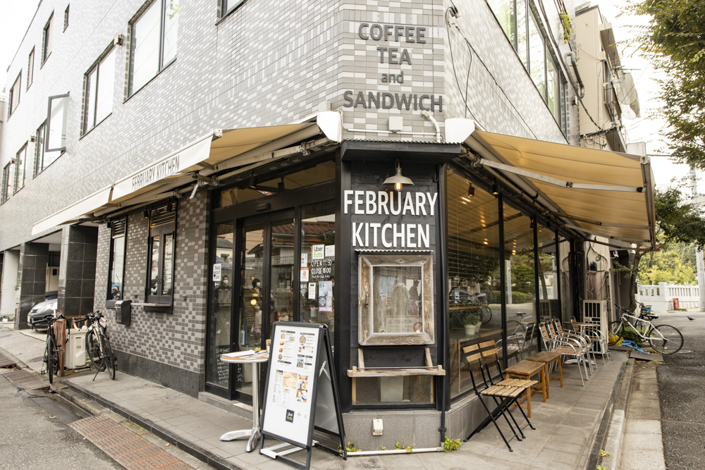 浅草の遊園地「浅草花やしき」のすぐ隣、浅草寺の近く