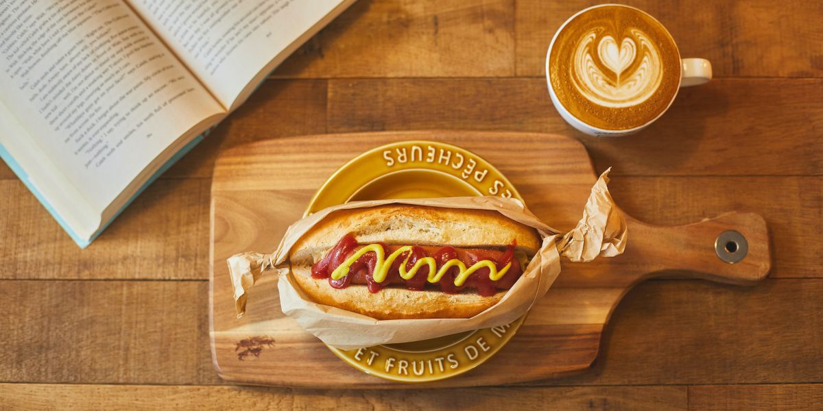 北浜「SCHOOL BUS COFFEE STOP KITAHAMA」でコーヒーブレイク【大阪ごはんカフェ#11】