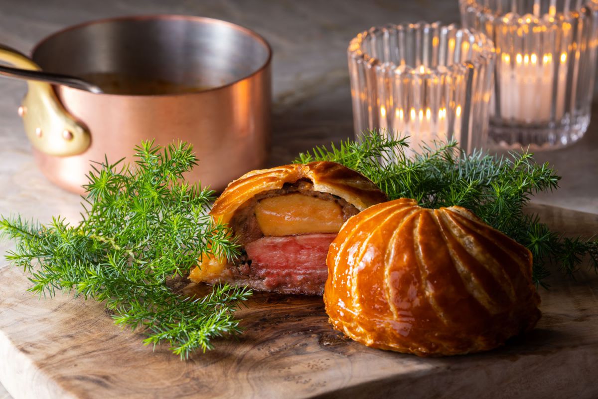 七谷鴨のパイ包み焼き トリュフソース