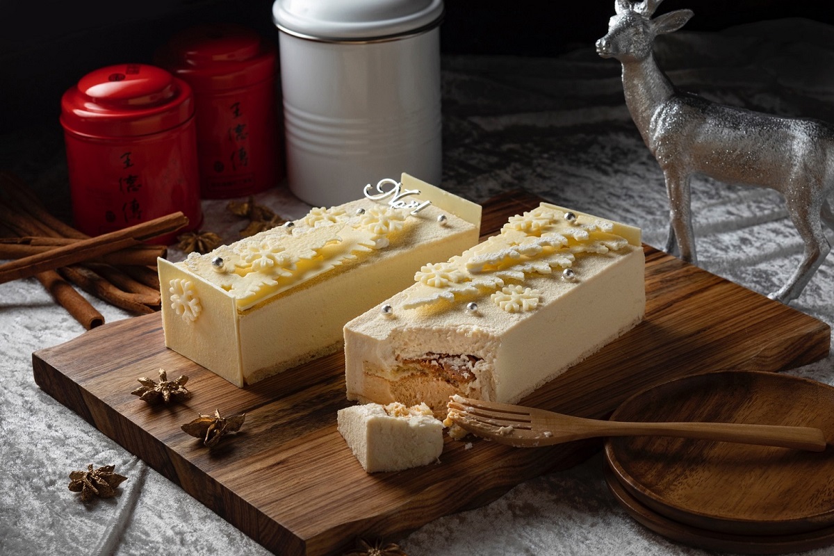 「ノエルジャスミン」縦17cmX横7cmX高さ6cm 4300円　※限定50個