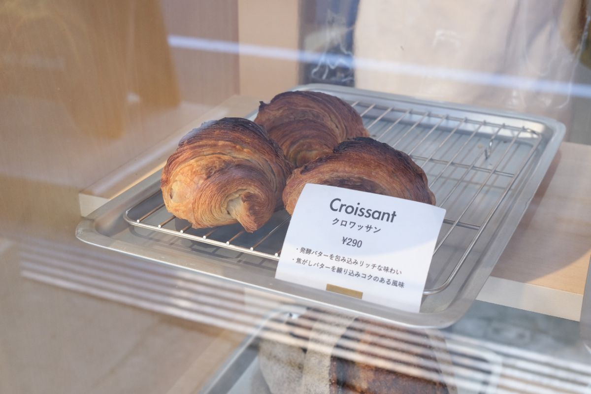 「クロワッサン」 290円 