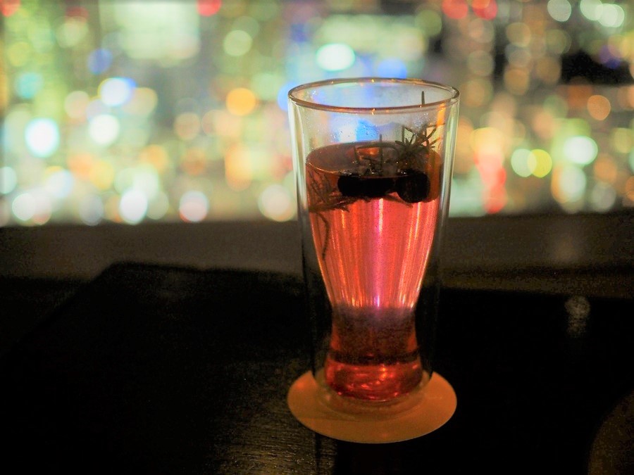 「ホット ジン＆トニック」2200円（サービス料15%別）