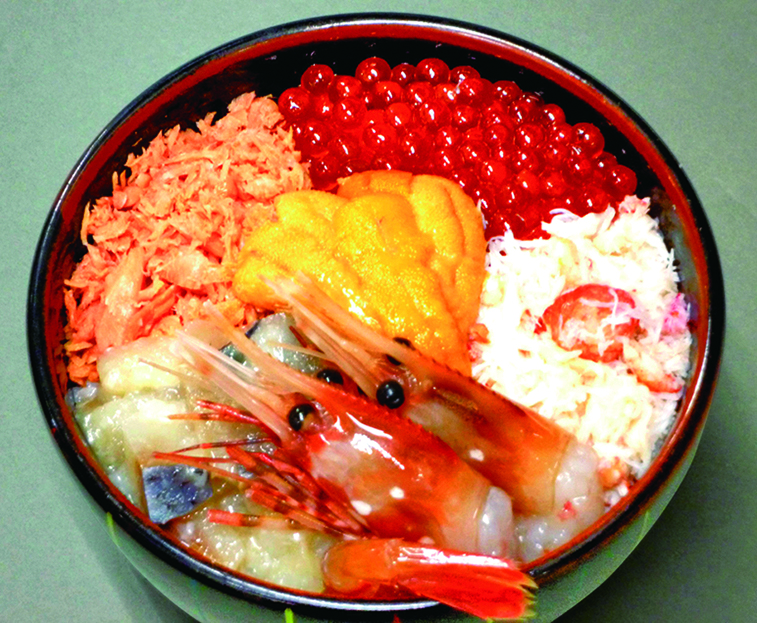 親子と他人の海珍丼2,450円（味処 きくよ 新千歳空港店）