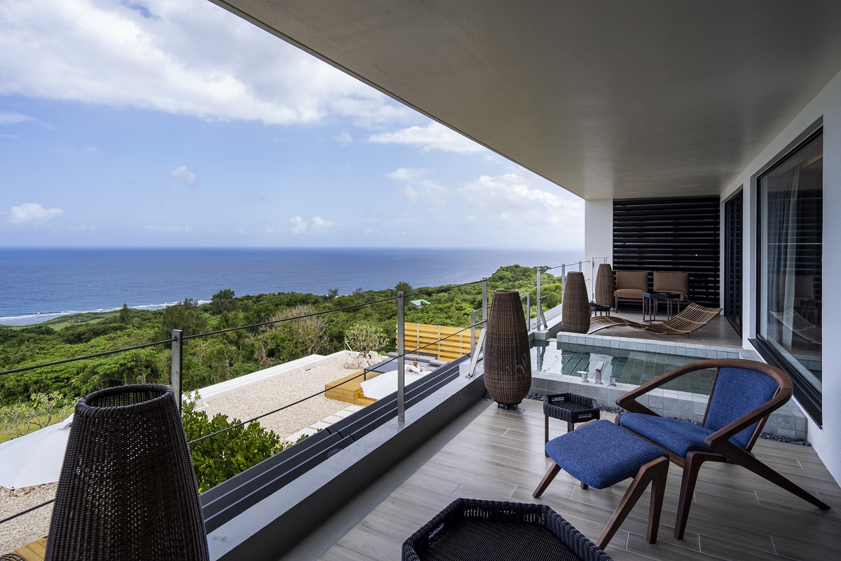 ジャグジー付きのテラス