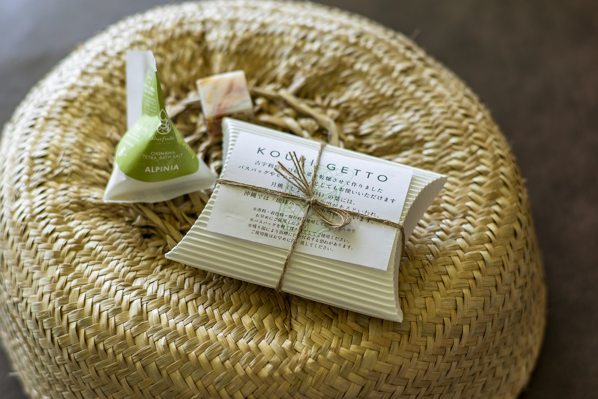 古宇利島の月桃を使ったバスソルトなど