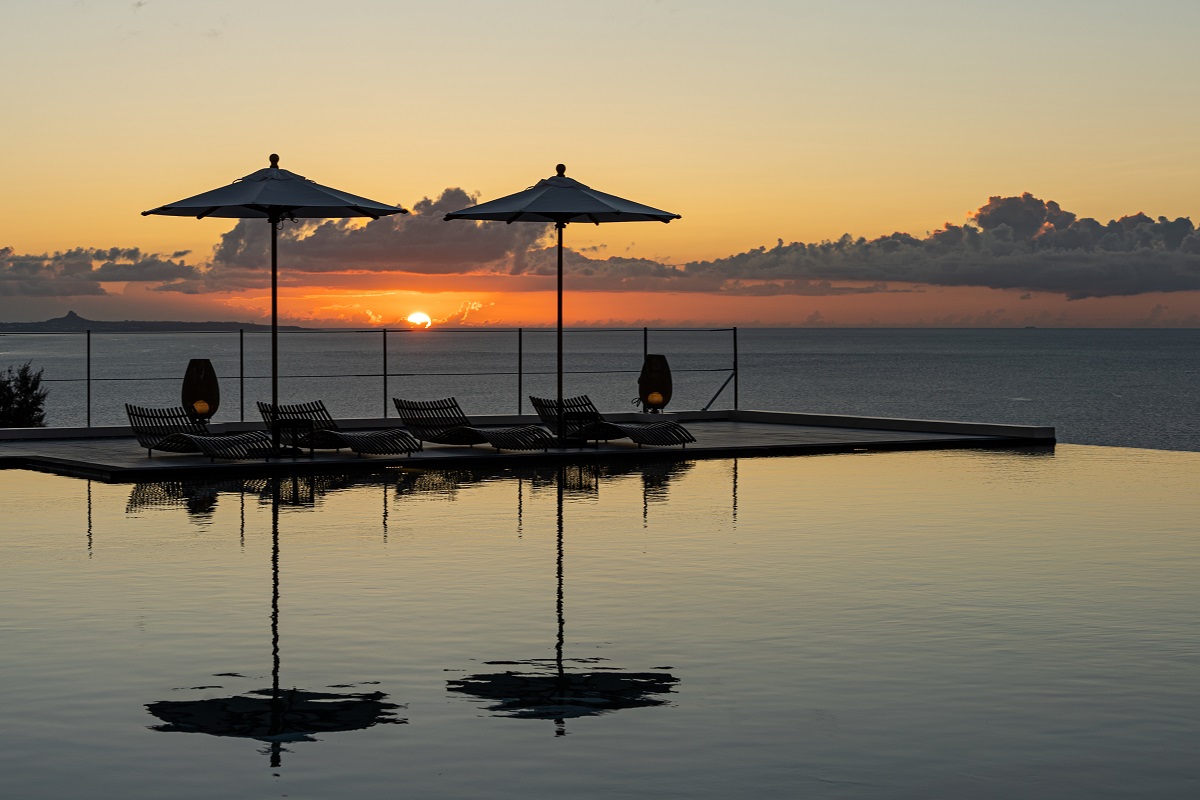 インフィニティプール越しの夕景もおすすめです