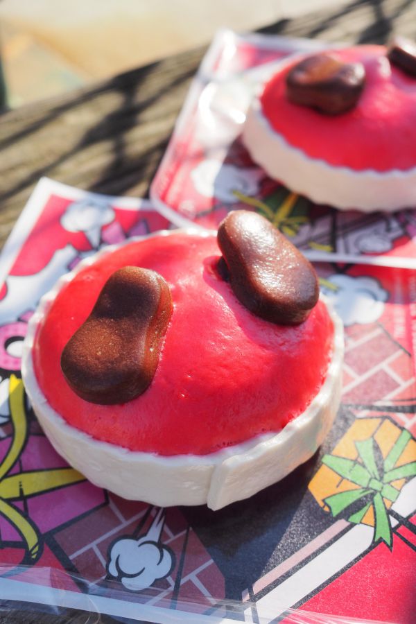 HELP! ふとっちょサンタまん～チキントマトクリーム～ 600円