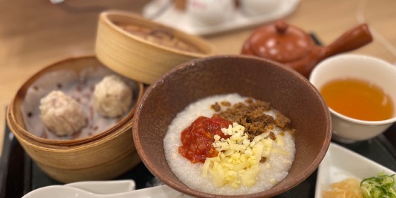 神田駅から徒歩10秒！429円から中華粥定食を楽しめる「点賛」の朝粥に注目