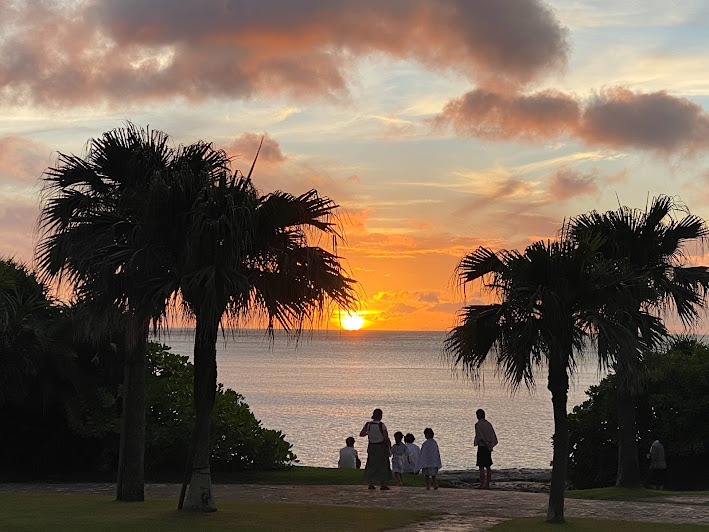 夏は海に沈む夕日が眺められる