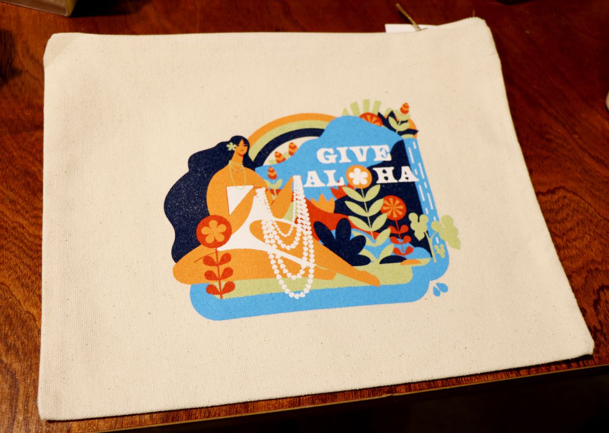 「パンキーアロハ　コラボポーチ」$10.99