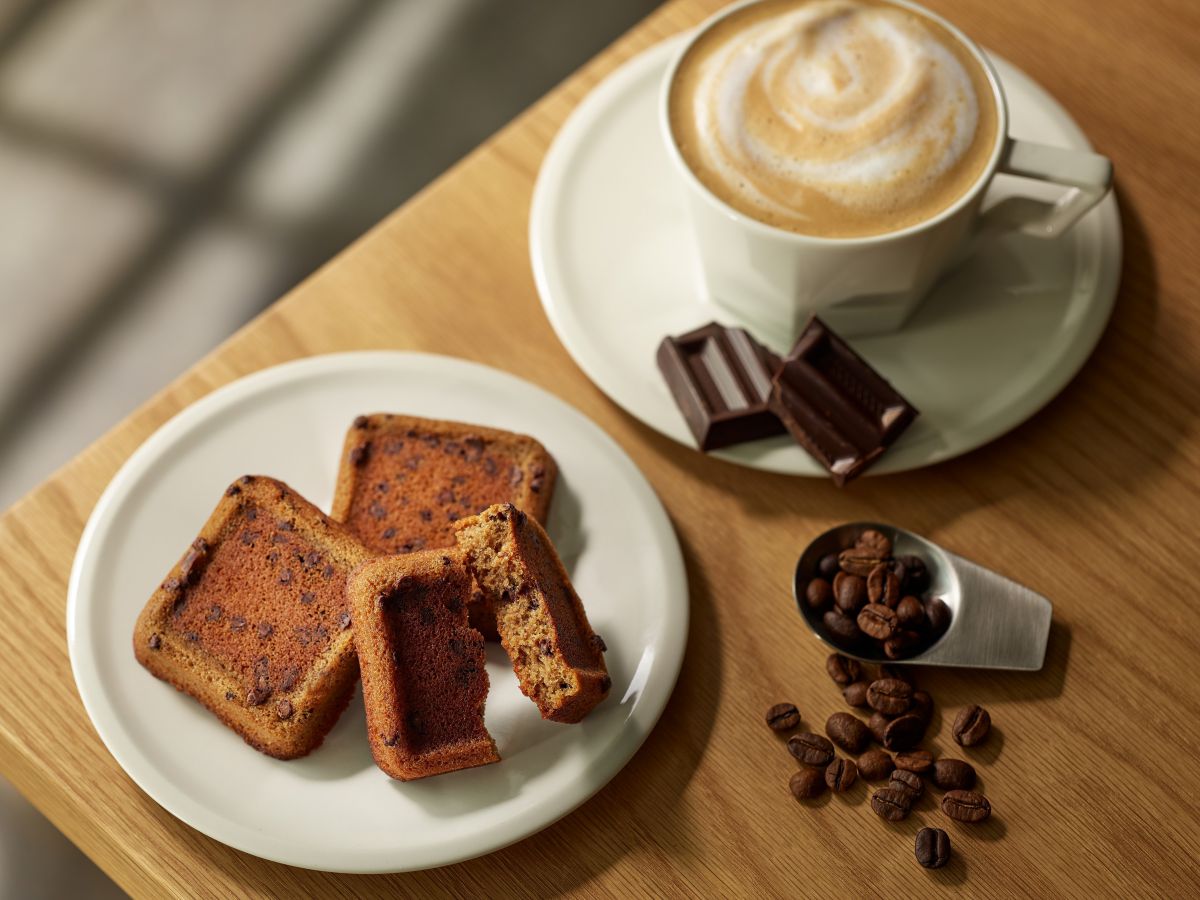 「フィナンシェ」5個入972円、10個入 1944円、14個入 2721円