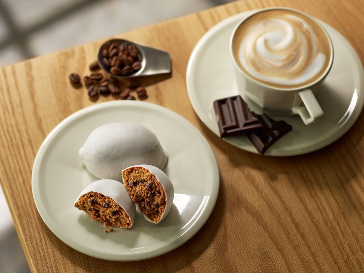 「ベイクドケーキ」4個入 1296円、8個入 2592円