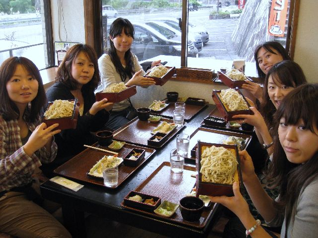 自分たちで打ったそばをランチにするのもいいですね！