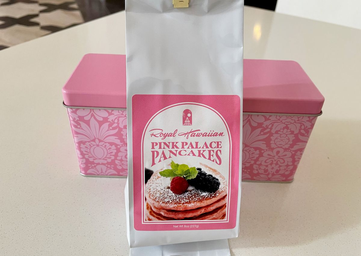 「ピンクパレス・パンケーキ」$12