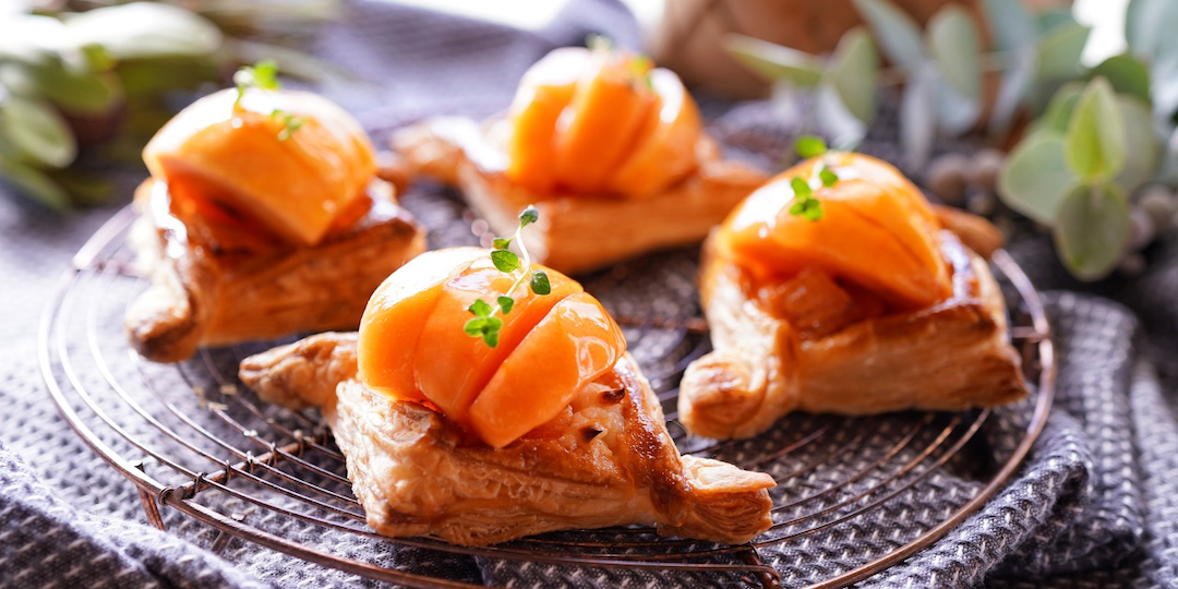 サクサクとろりん柿のチーズパイ【kyoko_plusのレシピ＆テーブルコーデvol.38】