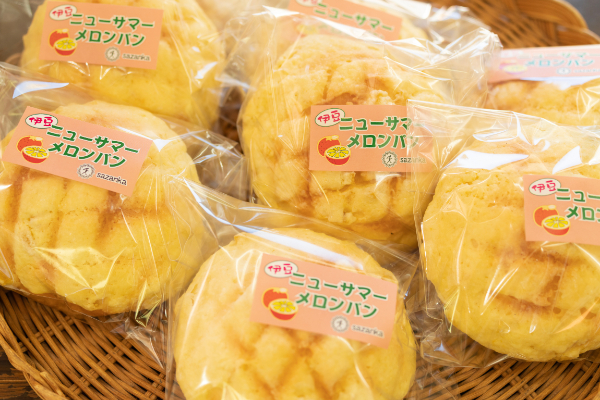 ニューサマーメロンパン200円