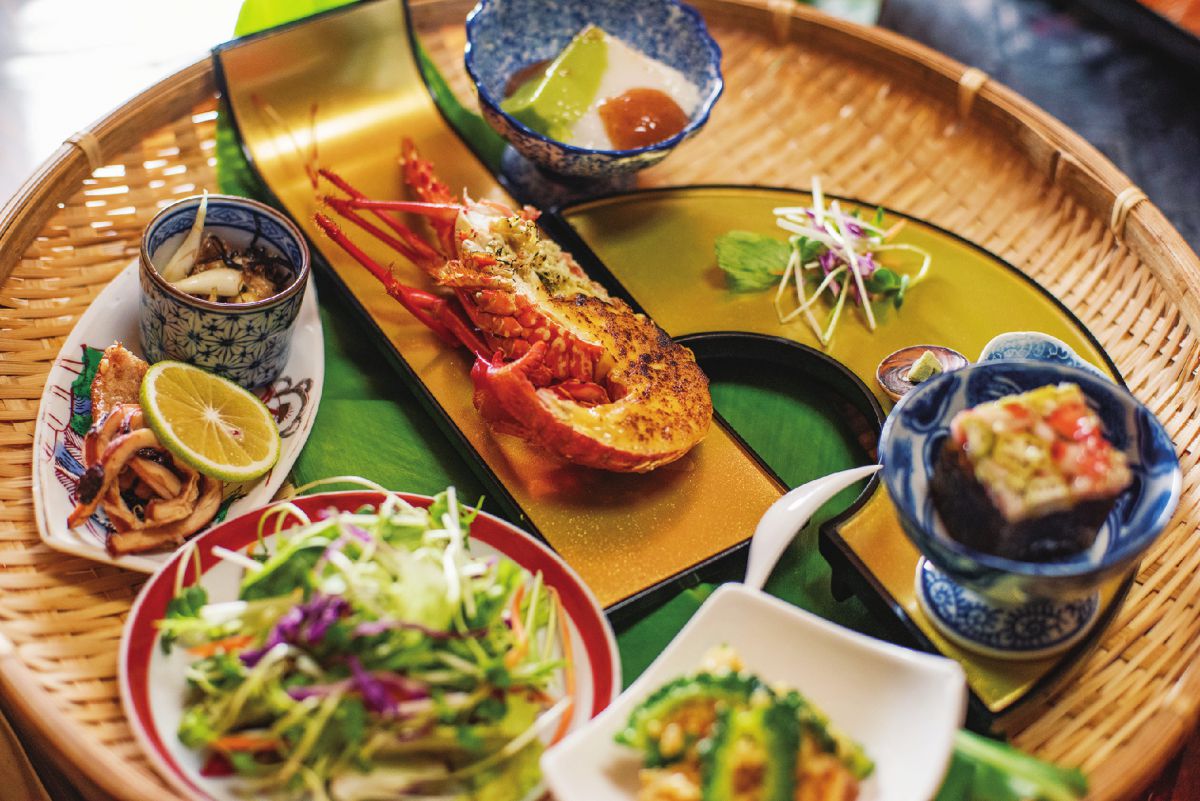 伊勢エビが付く全12品のコース5000円