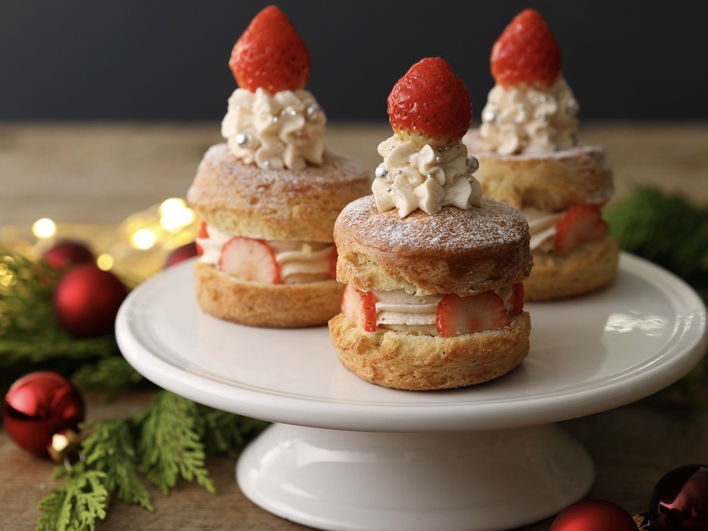 【BAKERS gonna BAKE】「ストロベリーキャンドルスコーン」500円