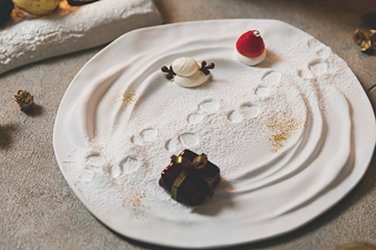 京都「THE THOUSAND KYOTO（ザ サウザンド キョウト）」の「TEA＆BAR」でクリスマスビュッフェ開催。激カワなひと口スイーツを食べに来て！