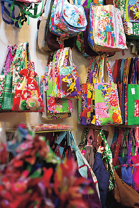 リバーシブルバッグNT$590～