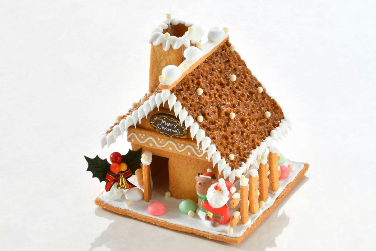 「ヘキセンハウス（お菓子の家）」（縦19cm×横19cm×高さ19cm）、7560円。40個限定