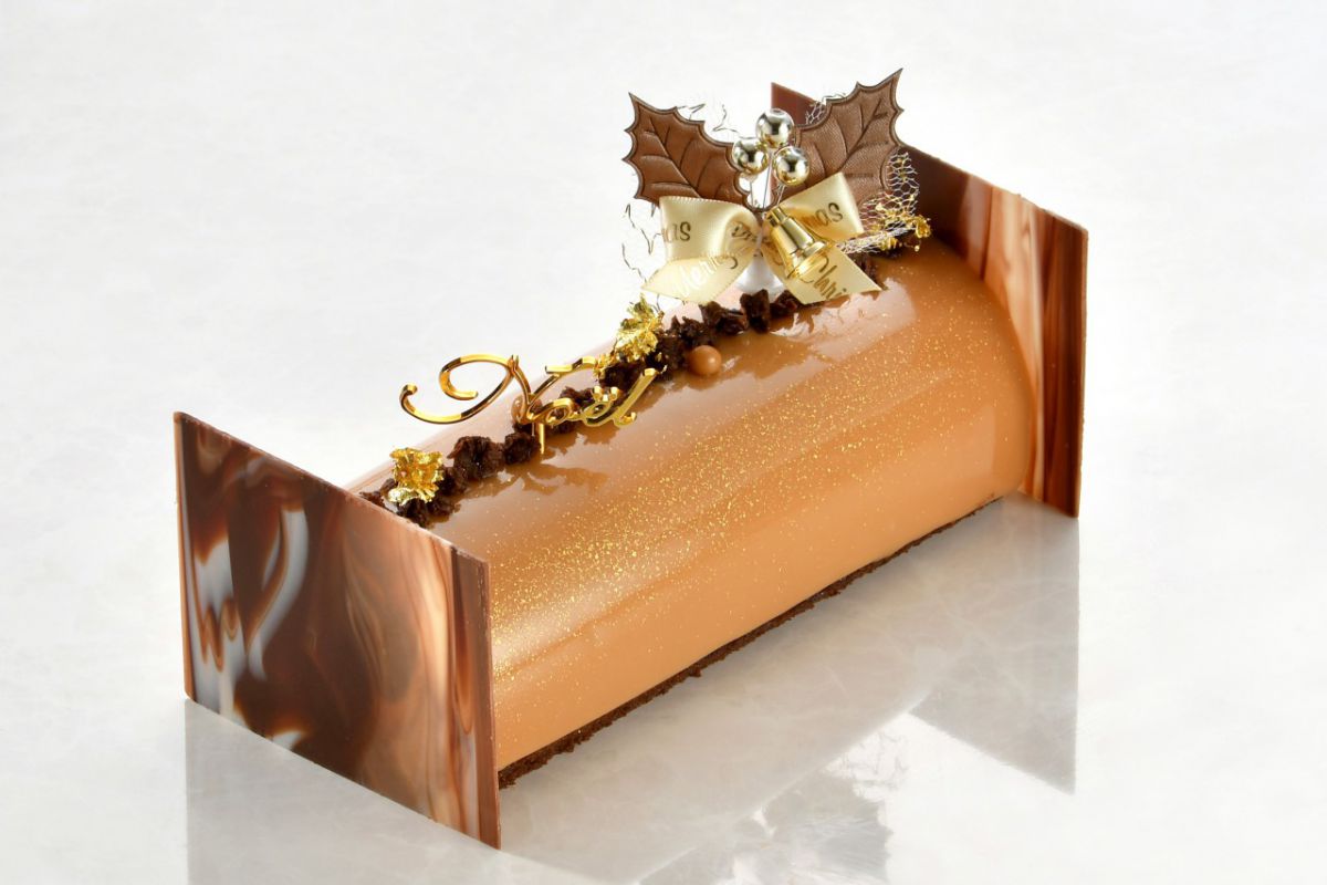 「Bûche de Noël（ブッシュ・ド・ノエル）」 （縦16.5cm×横7.5cm×高さ9cm）4320円