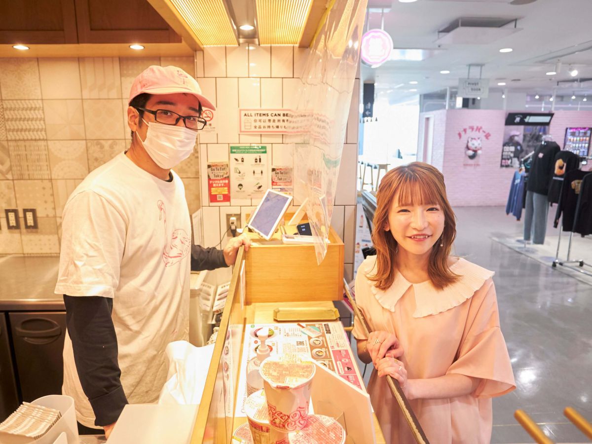 店長の泉川さんとパチリ♪