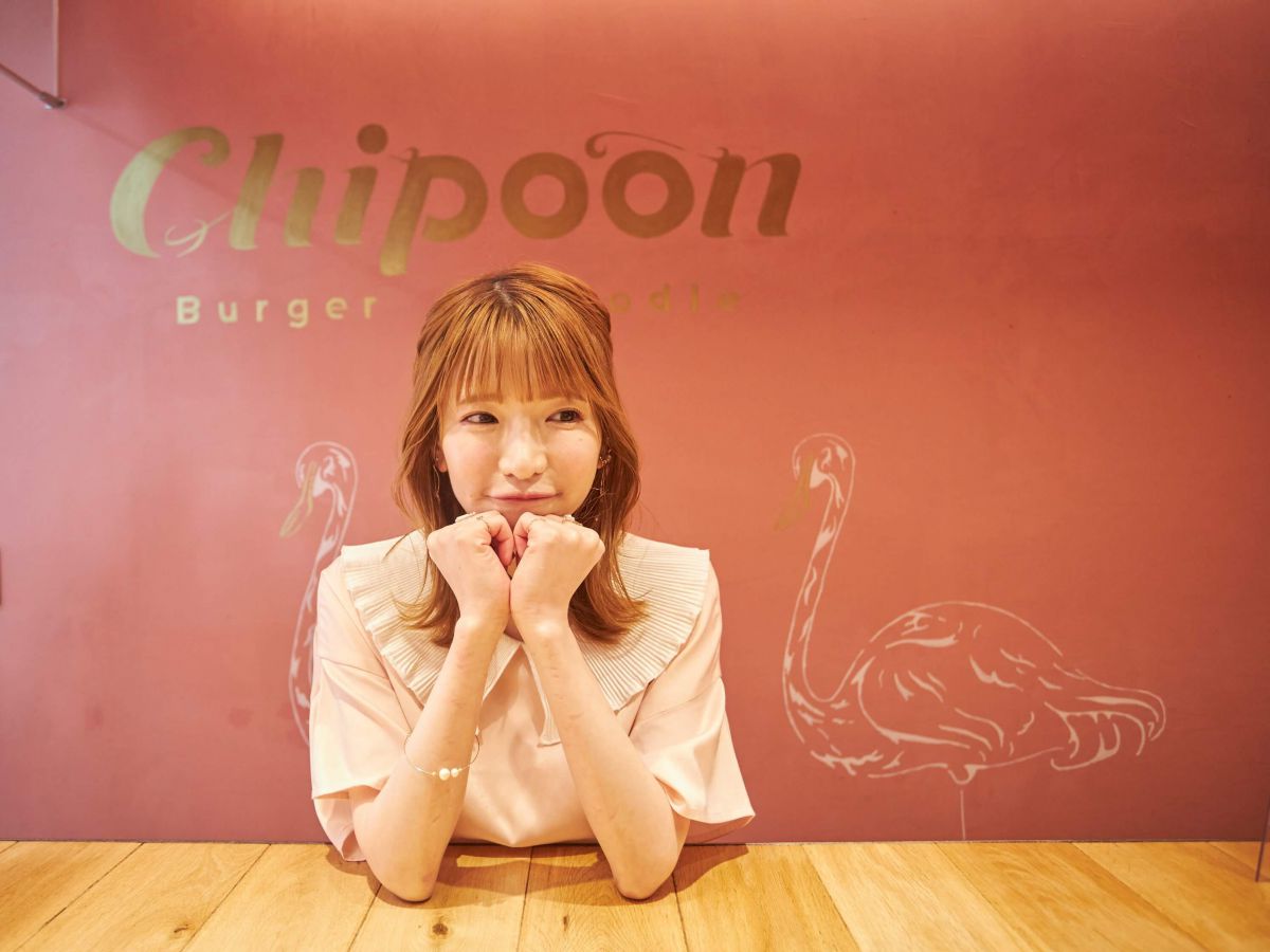 壁に描かれたピンクのフラミンゴが、とってもかわいい♪