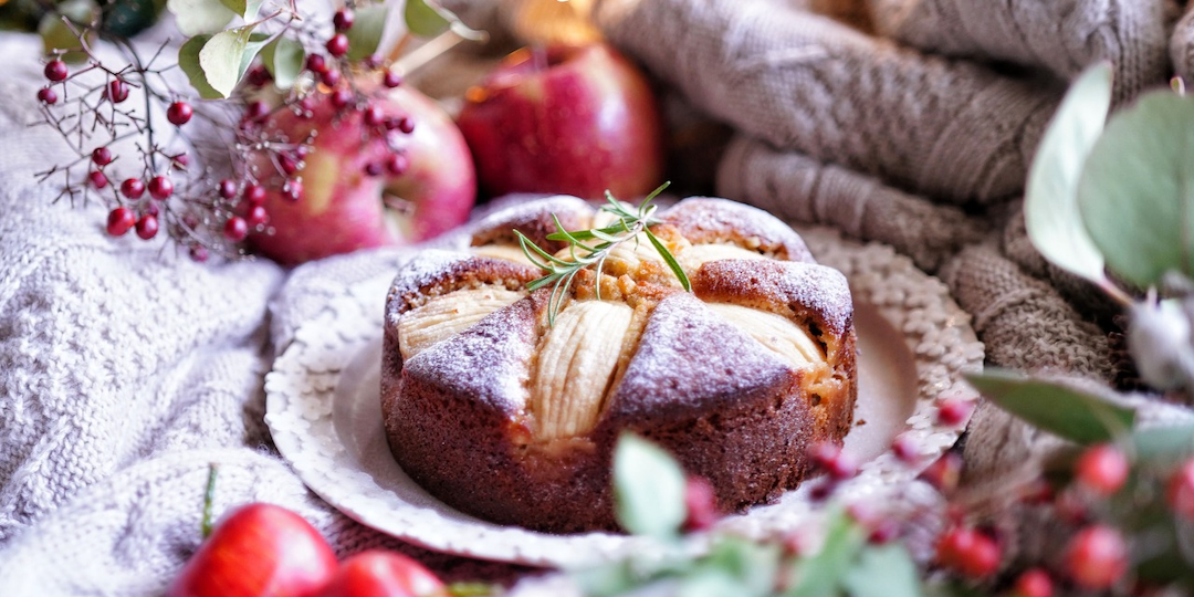 ワンボウルでしっとりアップルクーヘン【kyoko_plusのレシピ＆テーブルコーデvol.39】