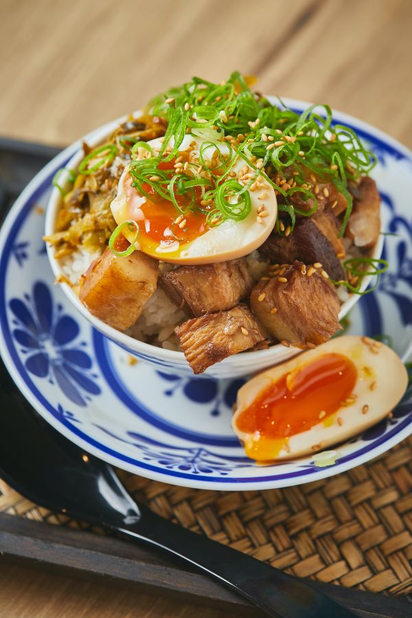 豚の角煮定食 880円