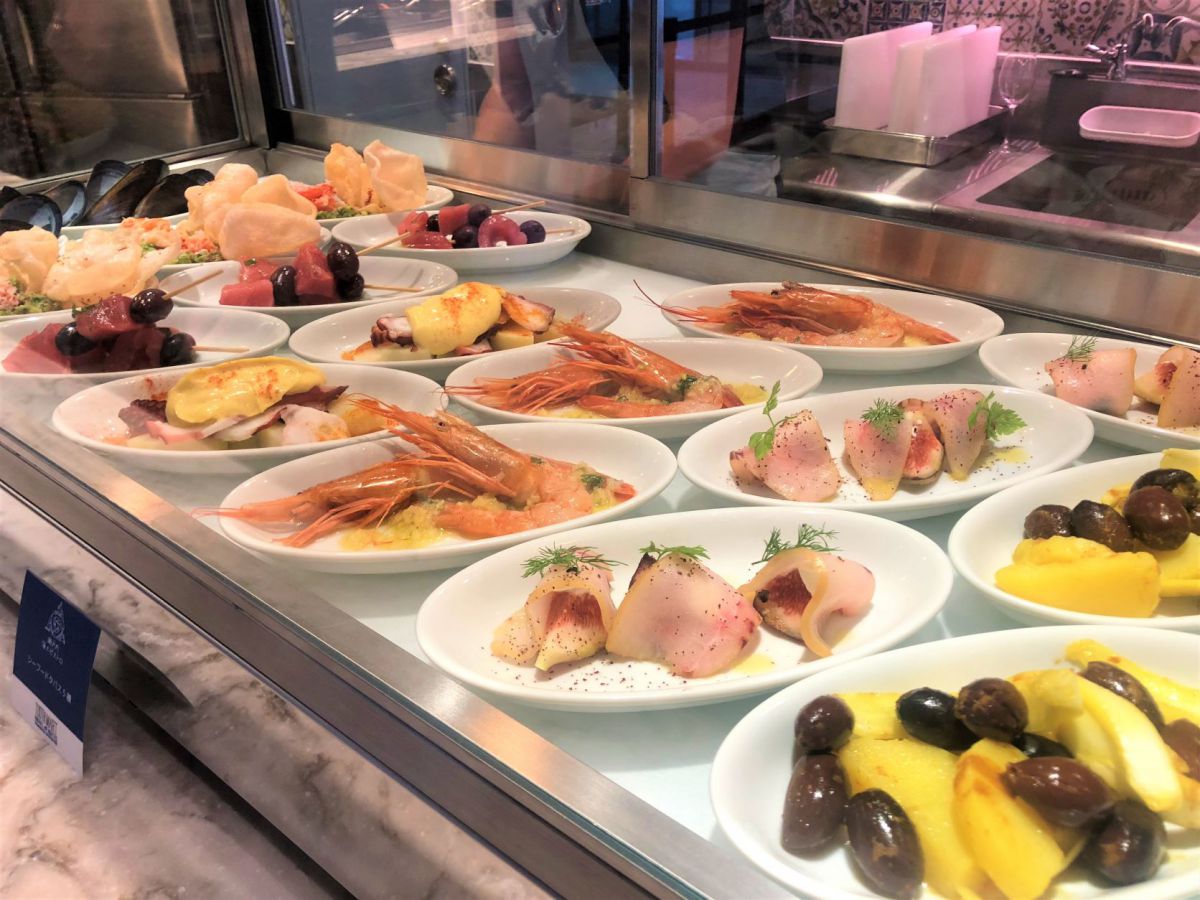 【徹底紹介】神戸最大級のフードホール「TOOTH TOOTH MART FOOD HALL&NIGHT FES(トゥース トゥース マート フードホールアンドナイト フェス)」に行ってきた!見上げると水槽⁉