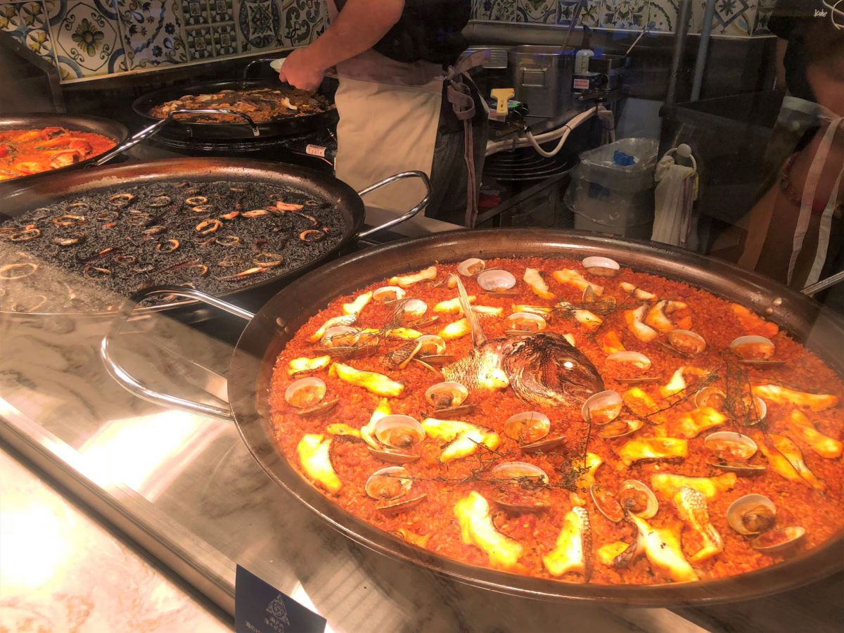 【徹底紹介】神戸最大級のフードホール「TOOTH TOOTH MART FOOD HALL&NIGHT FES(トゥース トゥース マート フードホールアンドナイト フェス)」に行ってきた!見上げると水槽⁉