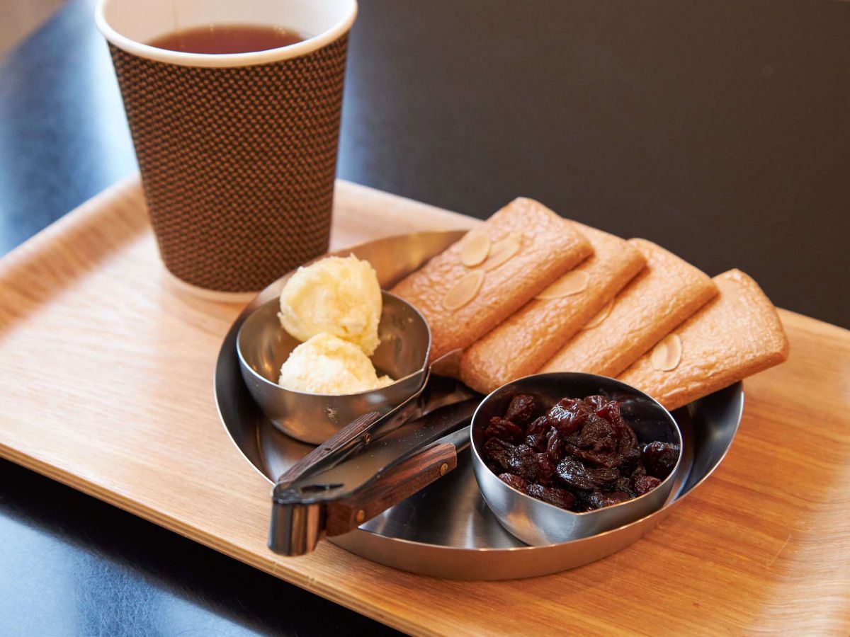 「ハンドメイドレーズンウィッチセット」550円　※コーヒーor紅茶付き