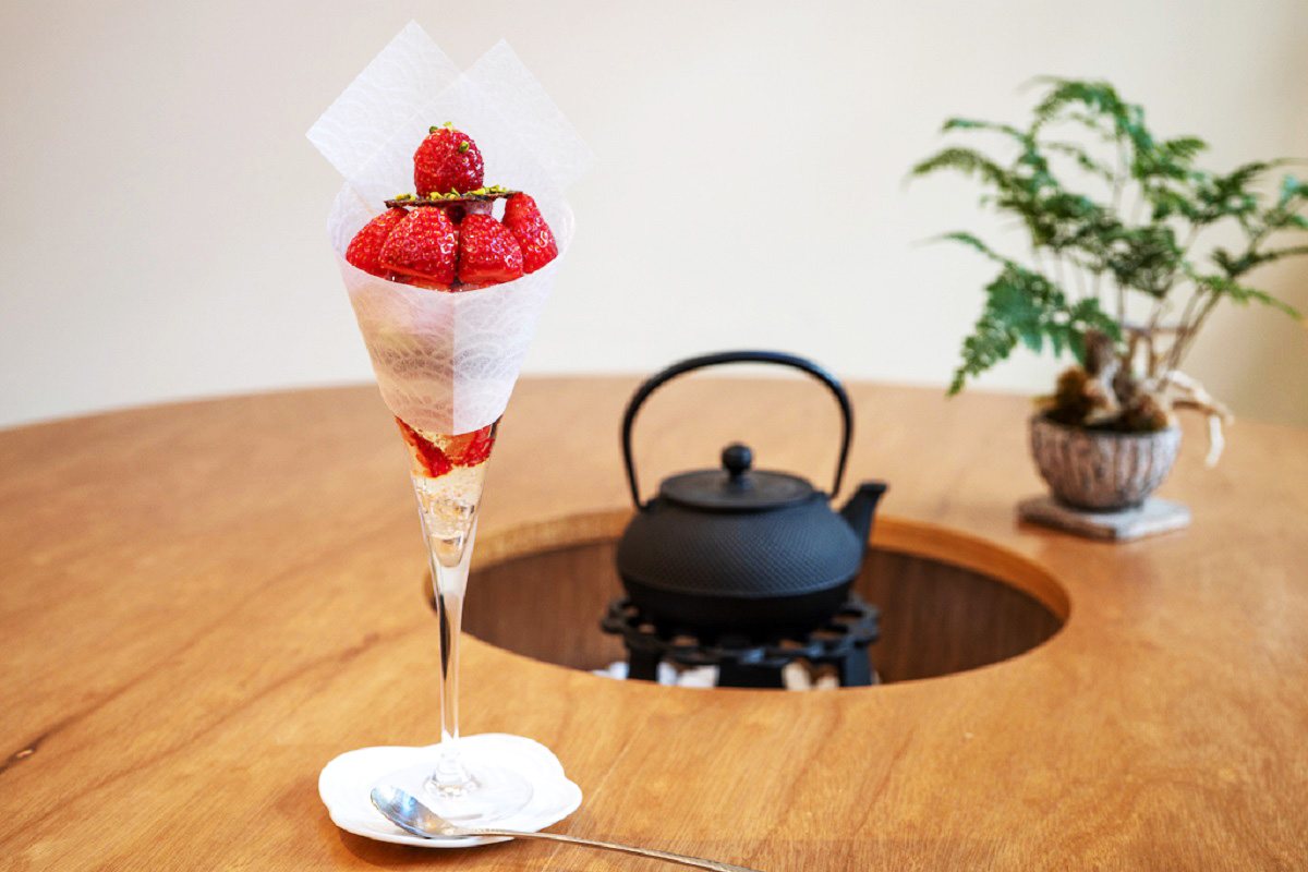 「くくりひめの嫁入り いちごとピスタチオ」単品1300円、ドリンクセット1800円