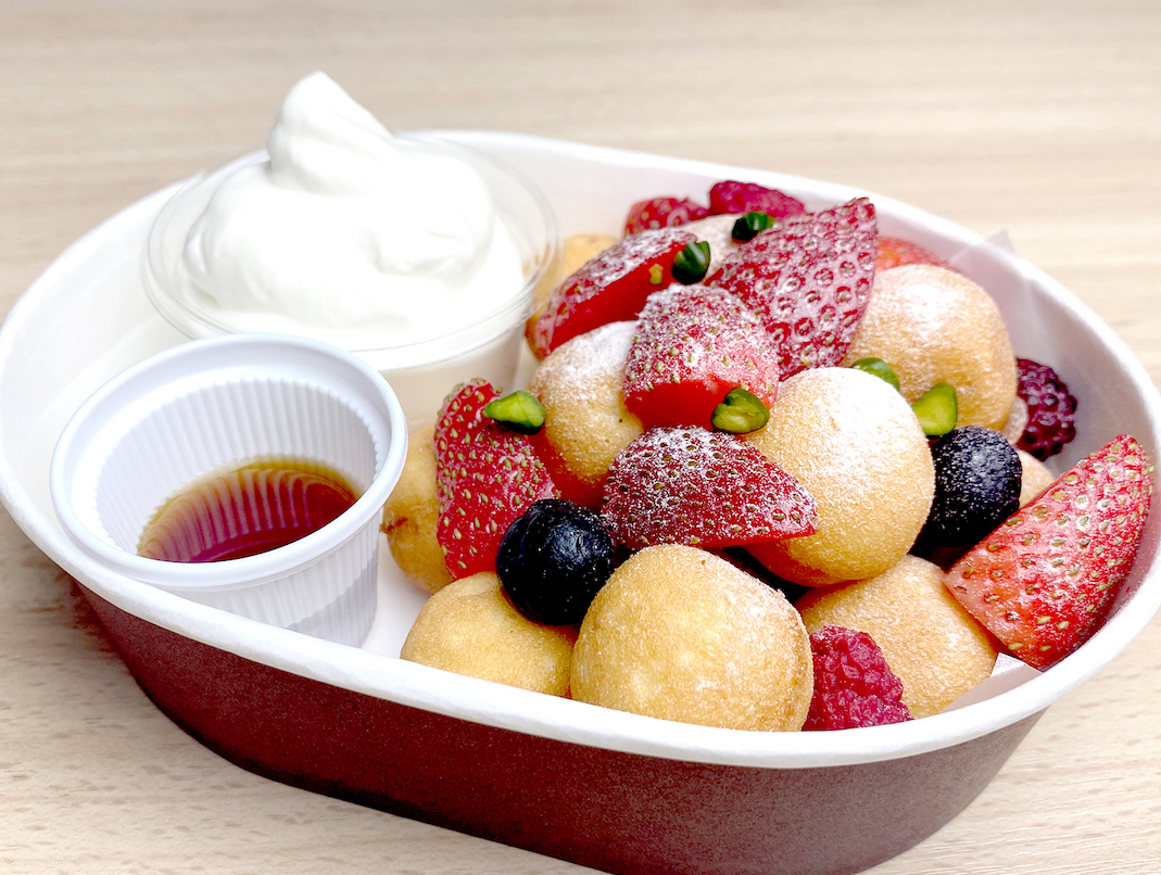 台湾たまごベビーカステラプレート いちごとベリー（980円）