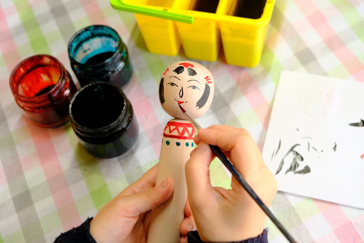 こけし絵付け体験（6寸約18cm 700円※1週間前までに要予約）