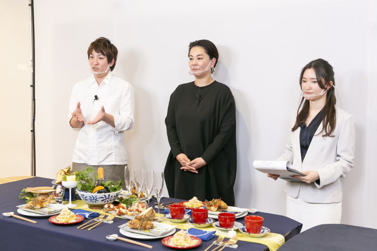 左から安藤シェフ、つかささん、司会の川島さん