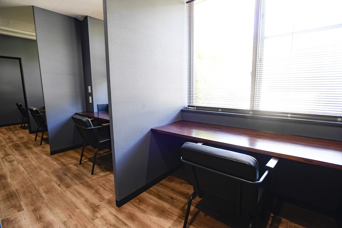 「奄美市WorkStyle Lab Inno」の集中作業スペース、通称「タコツボ」