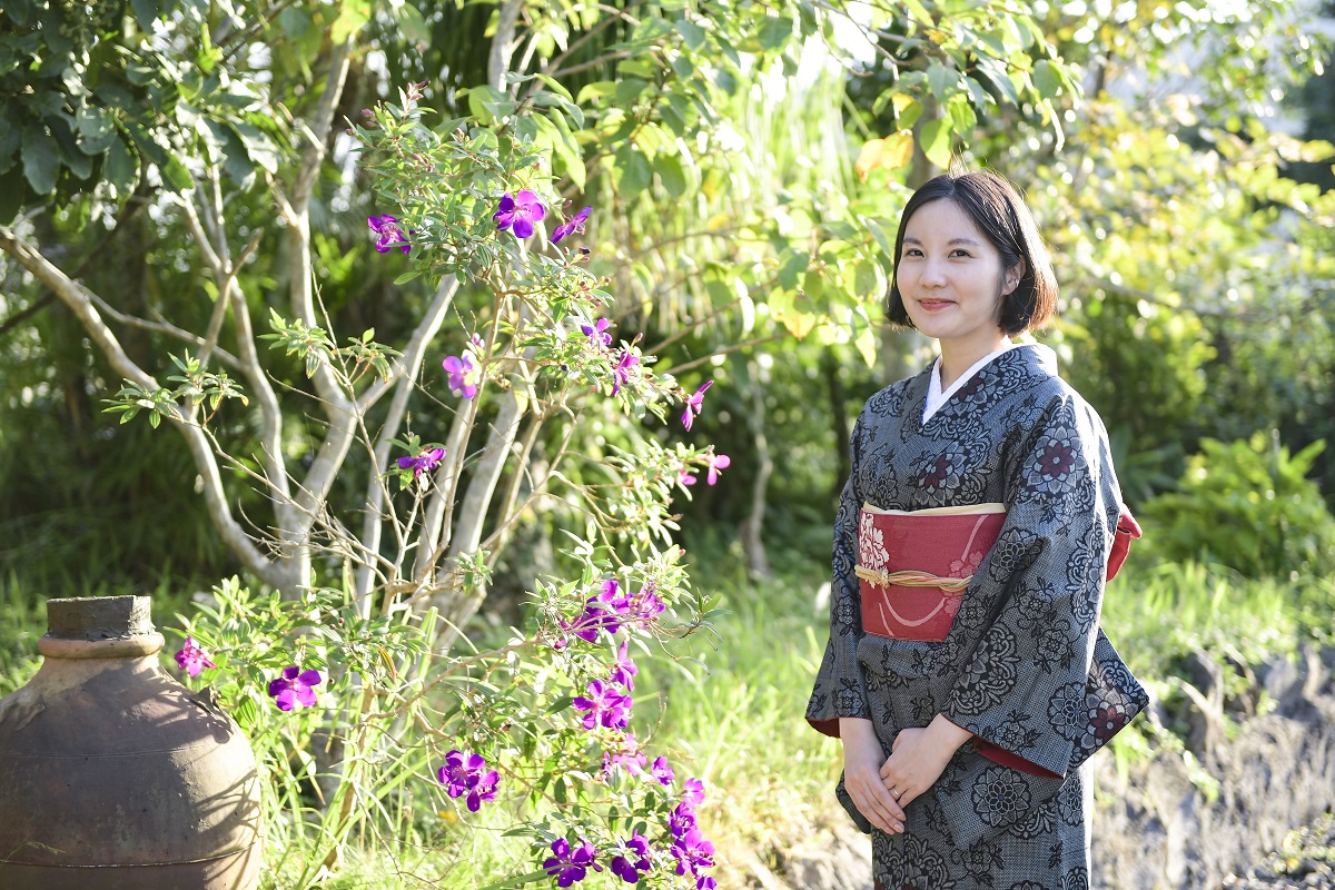 奄美大島の伝統染織「大島紬」の着付け体験