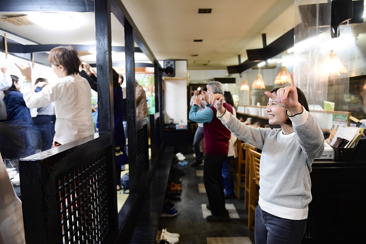 奄美大島の「吟亭」では、シマ唄ライブが楽しめる