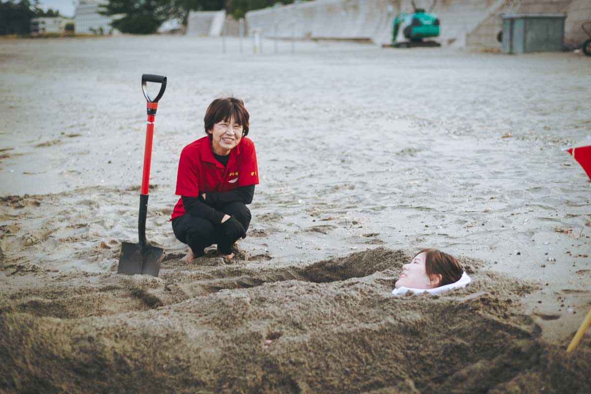 指宿名物！天然の「砂むし温泉」