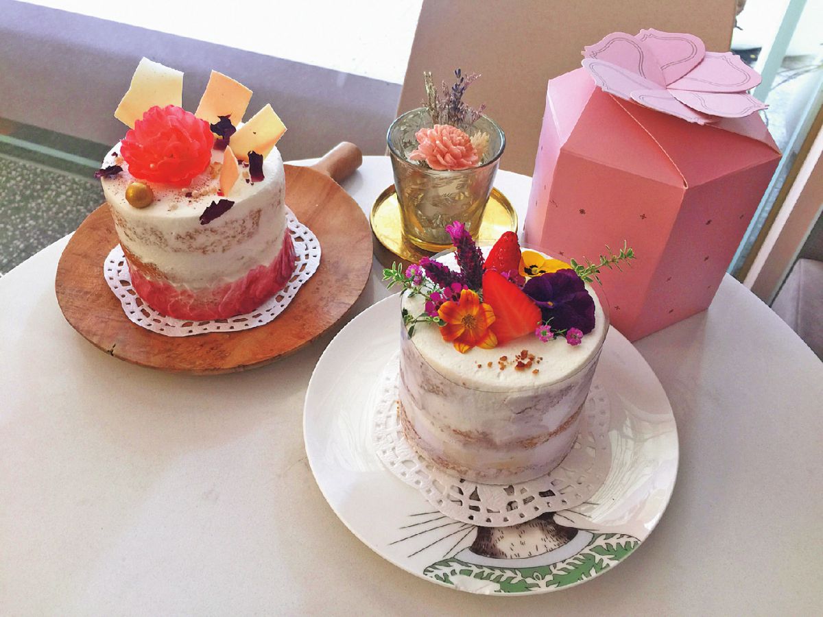 （左から）甜玫瑰蜜桃NT$520、季節草莓NT$320