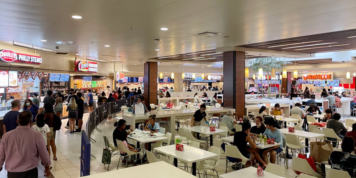 アラモアナセンターでは食事も楽しみ！大注目のフードコート＆レストラン