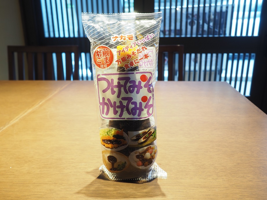 愛知県民がこよなく愛する、つけてみそかけてみそ。「立ち飲み 中茂」では330円で販売