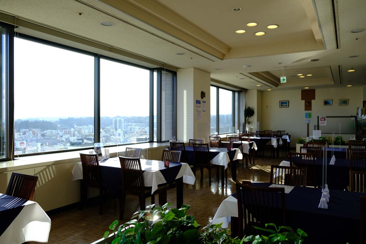 落ち着いた雰囲気の店内